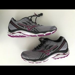 NIB Mizuno Wave Inspire 14